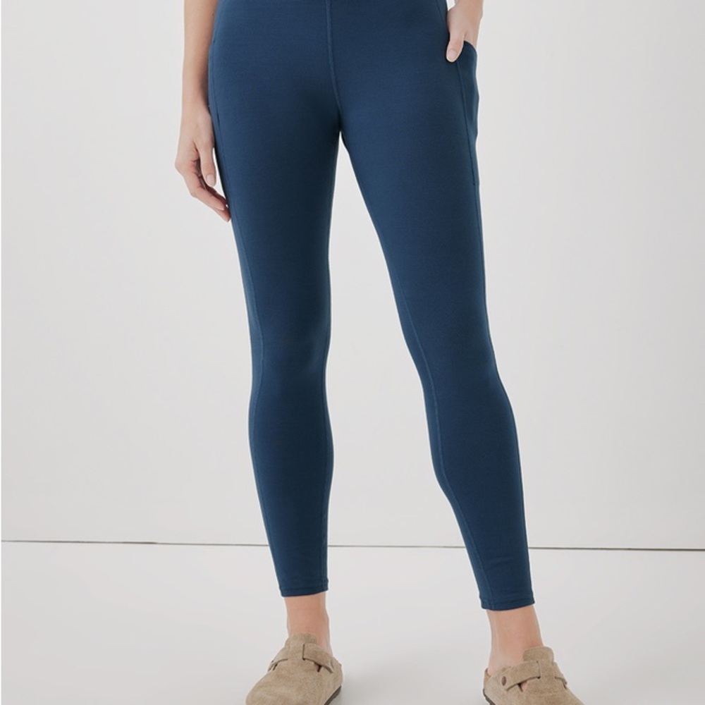 On The Go-To Pocket Legging pact